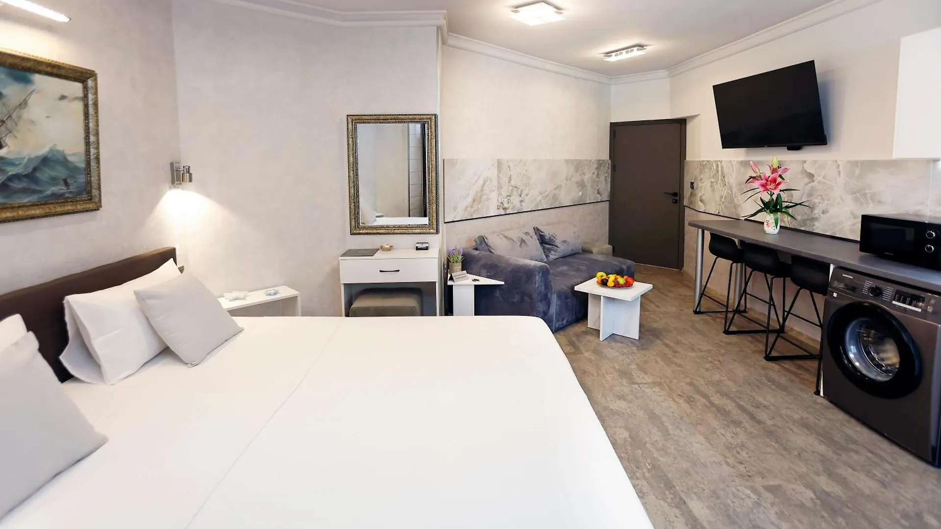 Deluxe 3 Studio City Center Burgas 0*,  Bulgaria